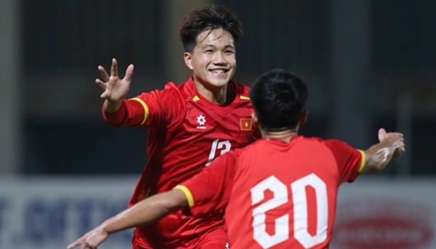 Hàng phòng ngự của U17 Hàn Quốc vẫn bộc lộ những khoảng trống nhất định sau trận hòa trước U17 UAE.