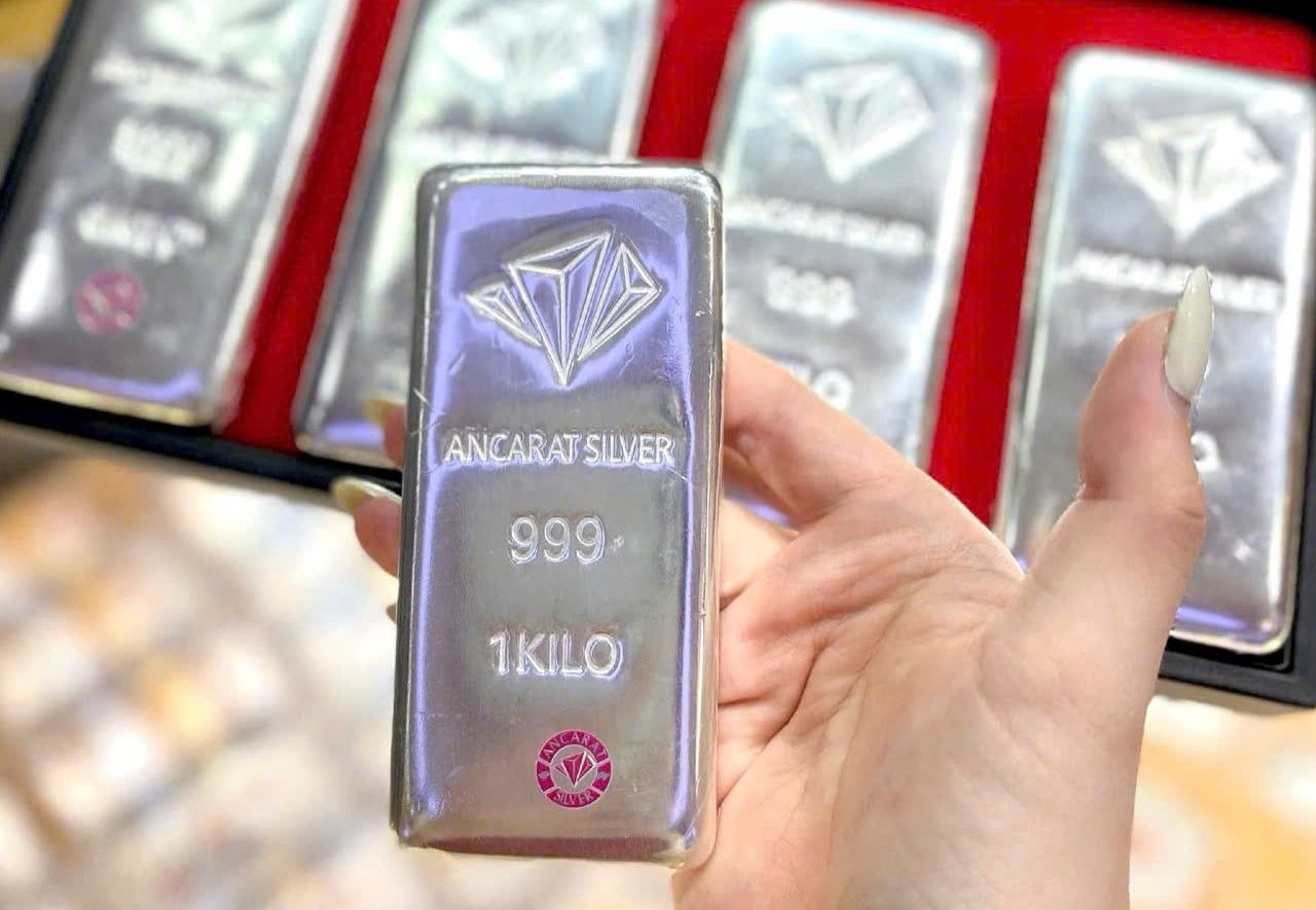Giá bạc hôm nay 8/5: Giá bạc thế giới vượt 80 USD/ounce