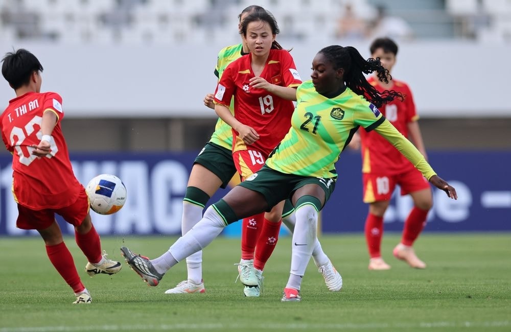 U17 nữ Việt Nam thi đấu đầy nỗ lực trước đối thủ mạnh U17 nữ Úc tại tứ kết giải châu Á 2026.