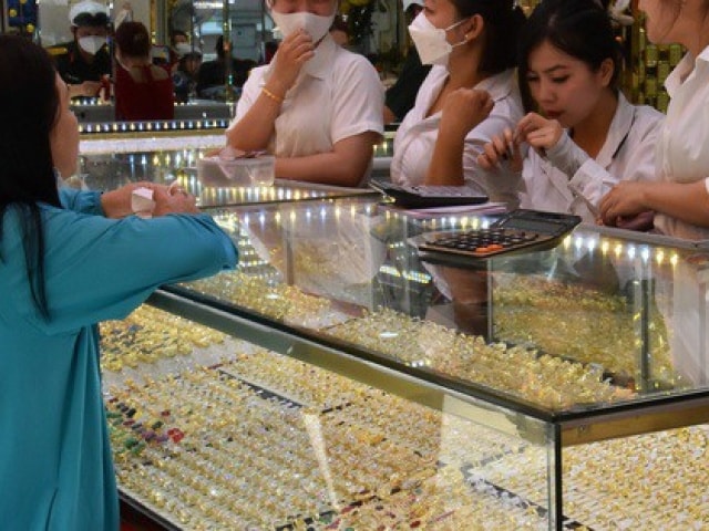 Giá vàng hôm nay 12/05/2026 ghi nhận đà tăng mạnh tại các thương hiệu lớn
