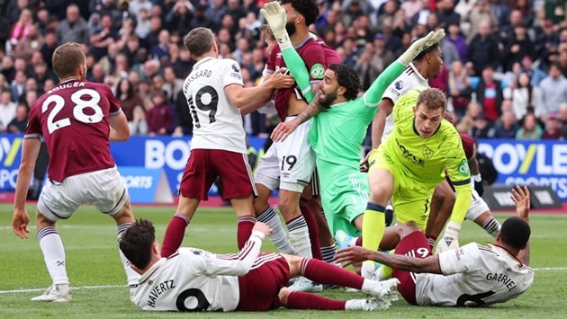 West Ham nuôi hy vọng trụ hạng tại Ngoại hạng Anh.