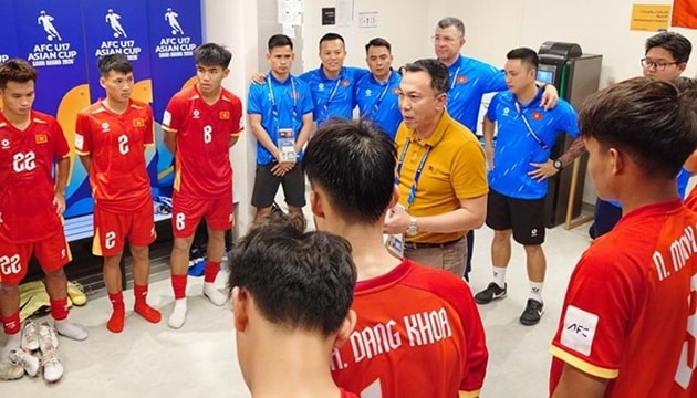 Thầy trò HLV Cristiano Roland đặt mục tiêu đánh bại đối thủ để đi tiếp.