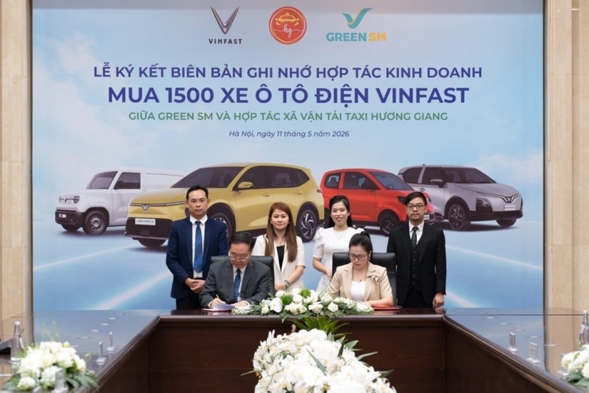 Taxi Hương Giang ký kết mua 1.500 ô tô điện VinFast để điện hóa đội xe