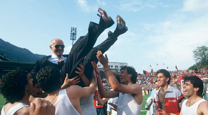 Hệ thống 4-4-2 của Sacchi thay đổi bóng đá