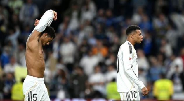 Kylian Mbappe chịu áp lực từ cổ động viên nhà tại Bernabéu.