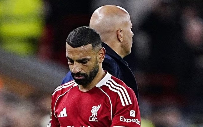 Liverpool đối mặt với nguy cơ mất suất dự Champions League sau chuỗi phong độ nghèo nàn.