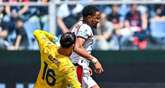 Christopher Nkunku tạo ra khác biệt cho Milan trong trận gặp Genoa.
