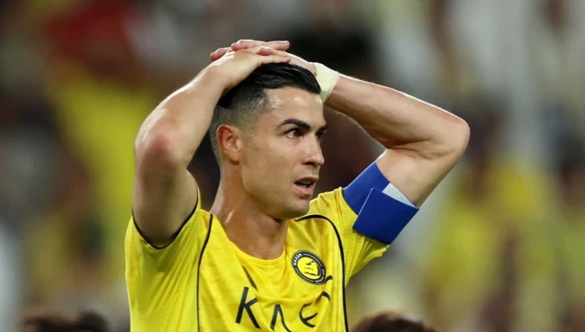 Cristiano Ronaldo cùng các đồng đội tại Al Nassr trong trận chung kết với Gamba Osaka