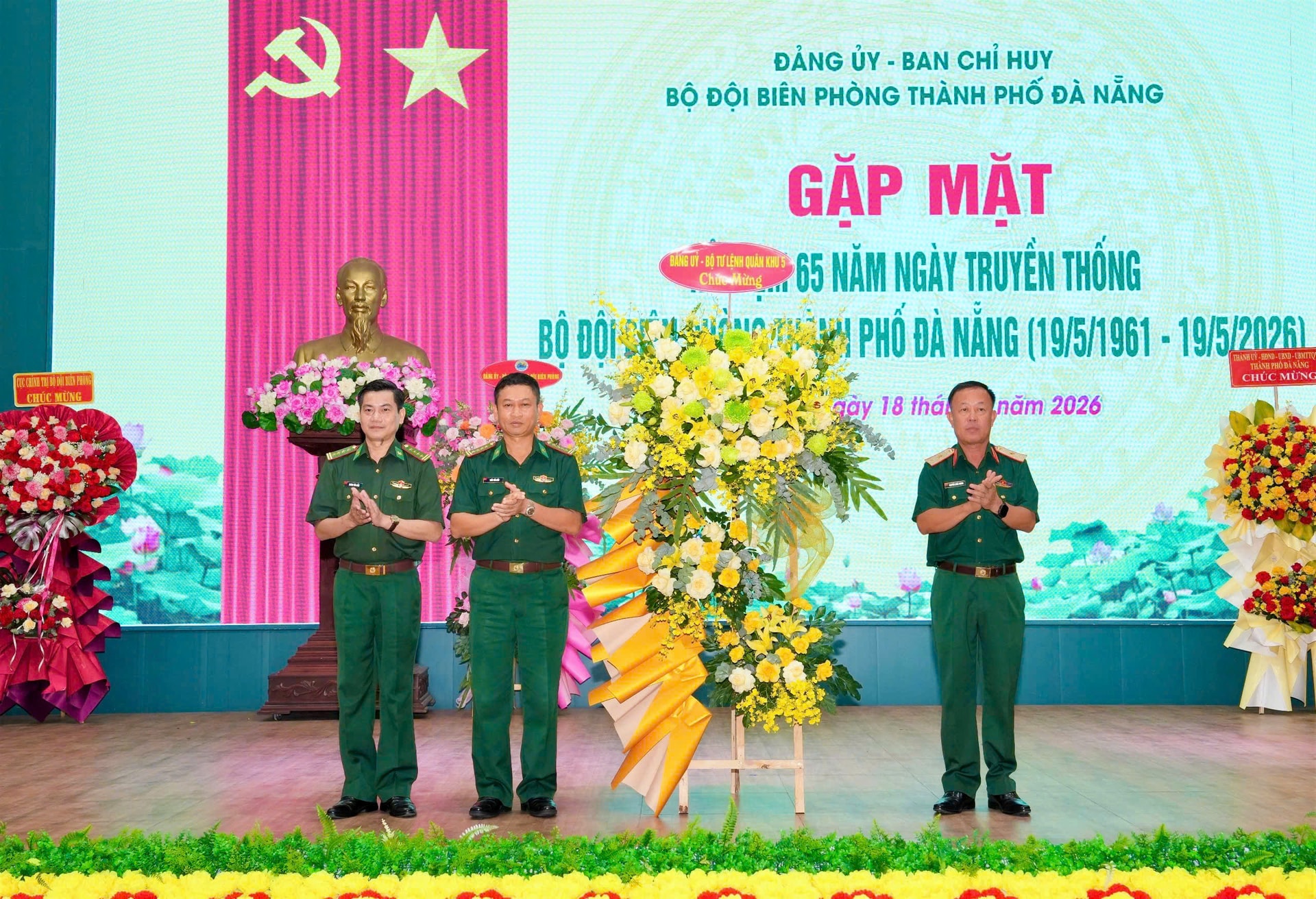 2aoboqxgsg0jxkhar1npqrtyxtbzqgviip5ano4w.jpg