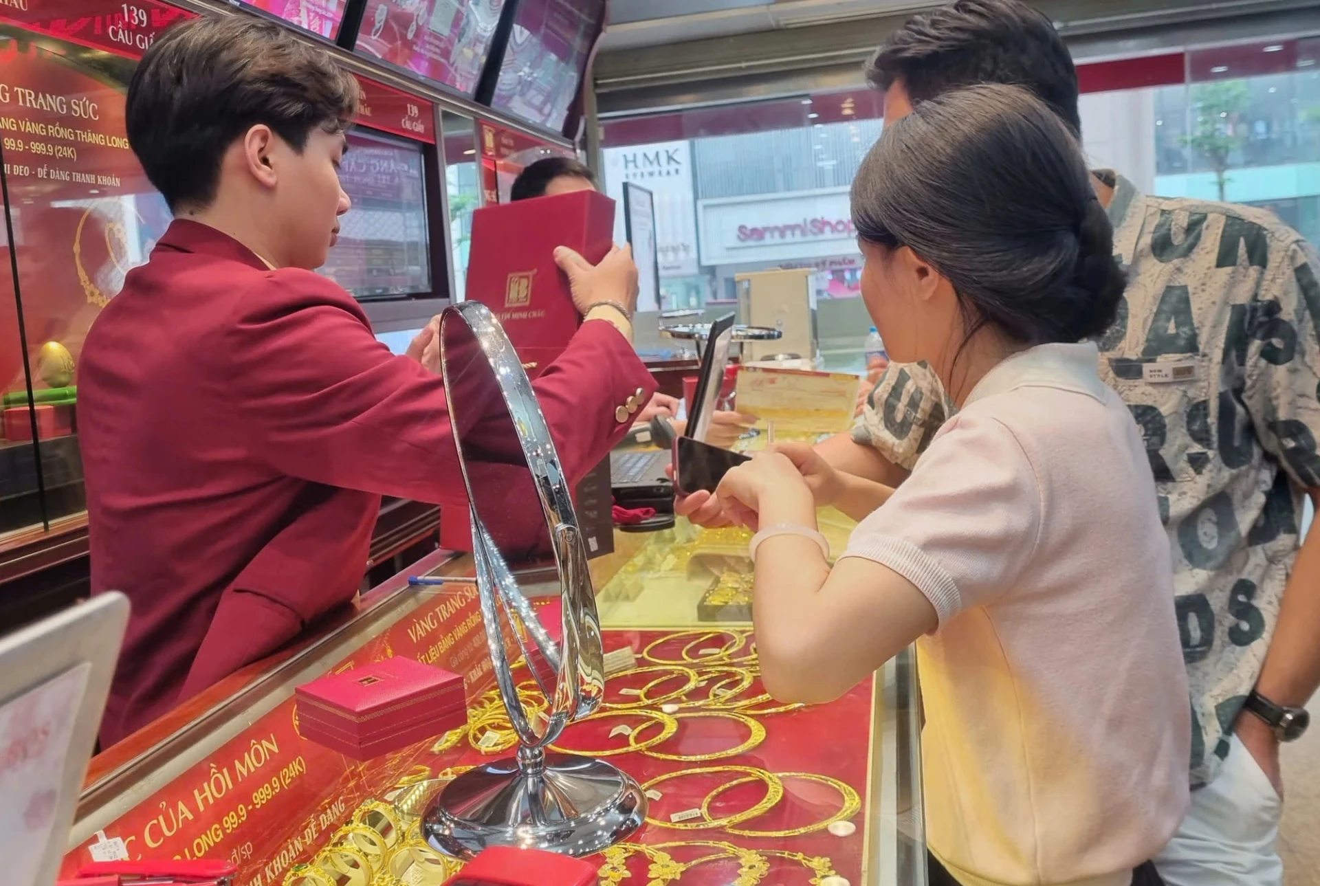 Giá vàng hôm nay 19/5/2026: Giá vàng SJC, nhẫn 9999 và vàng thế giới ngày mới