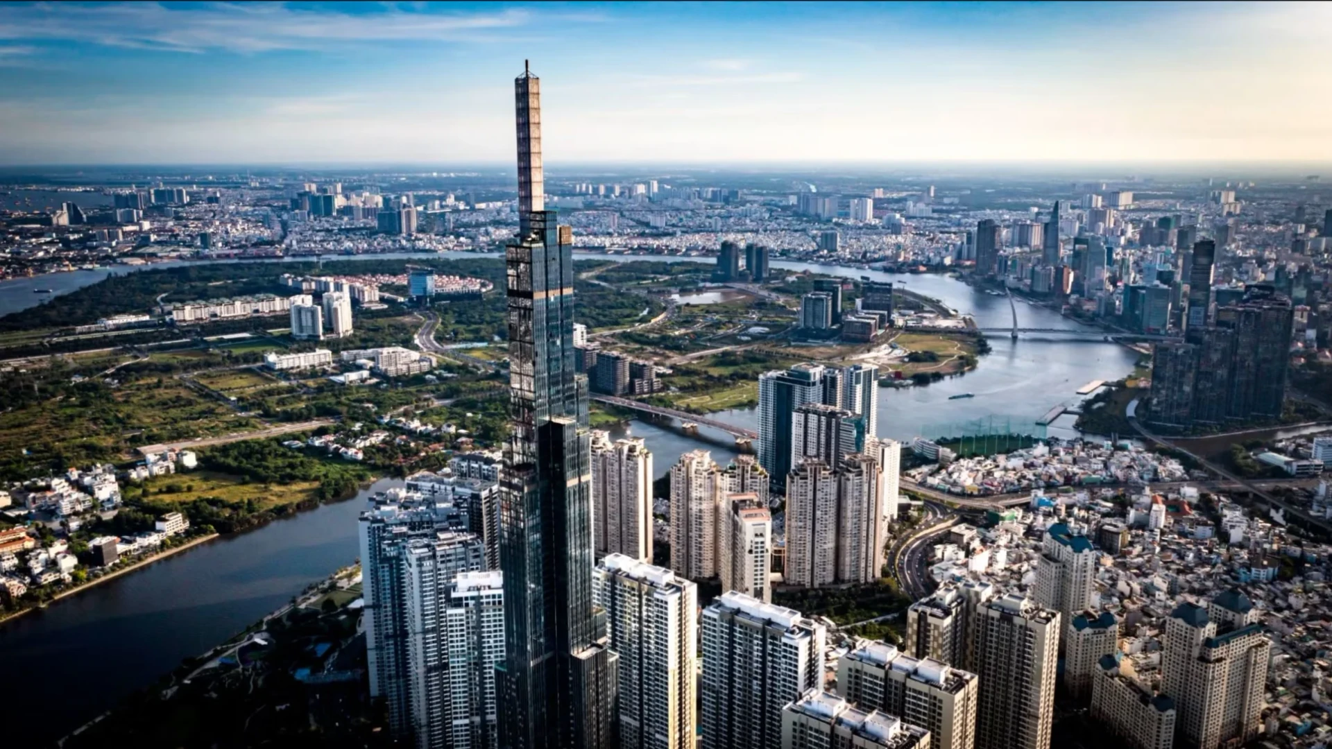 Thành phố Hồ Chí Minh sau 50 năm đổi mới. (Ảnh: THÀNH ĐẠT)
