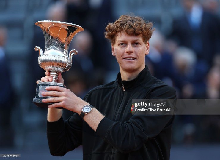 Jannik Sinner ăn mừng chức vô địch Rome Open 2026 và hoàn tất Career Golden Masters