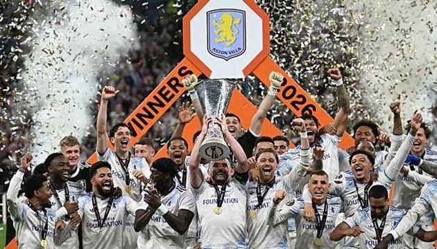 Các cầu thủ Aston Villa ăn mừng chức vô địch Europa League sau 44 năm chờ đợi.