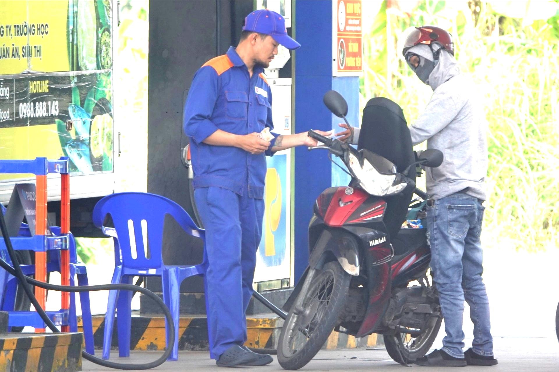 "Xanh hóa" sản xuất và cung ứng nhiên liệu