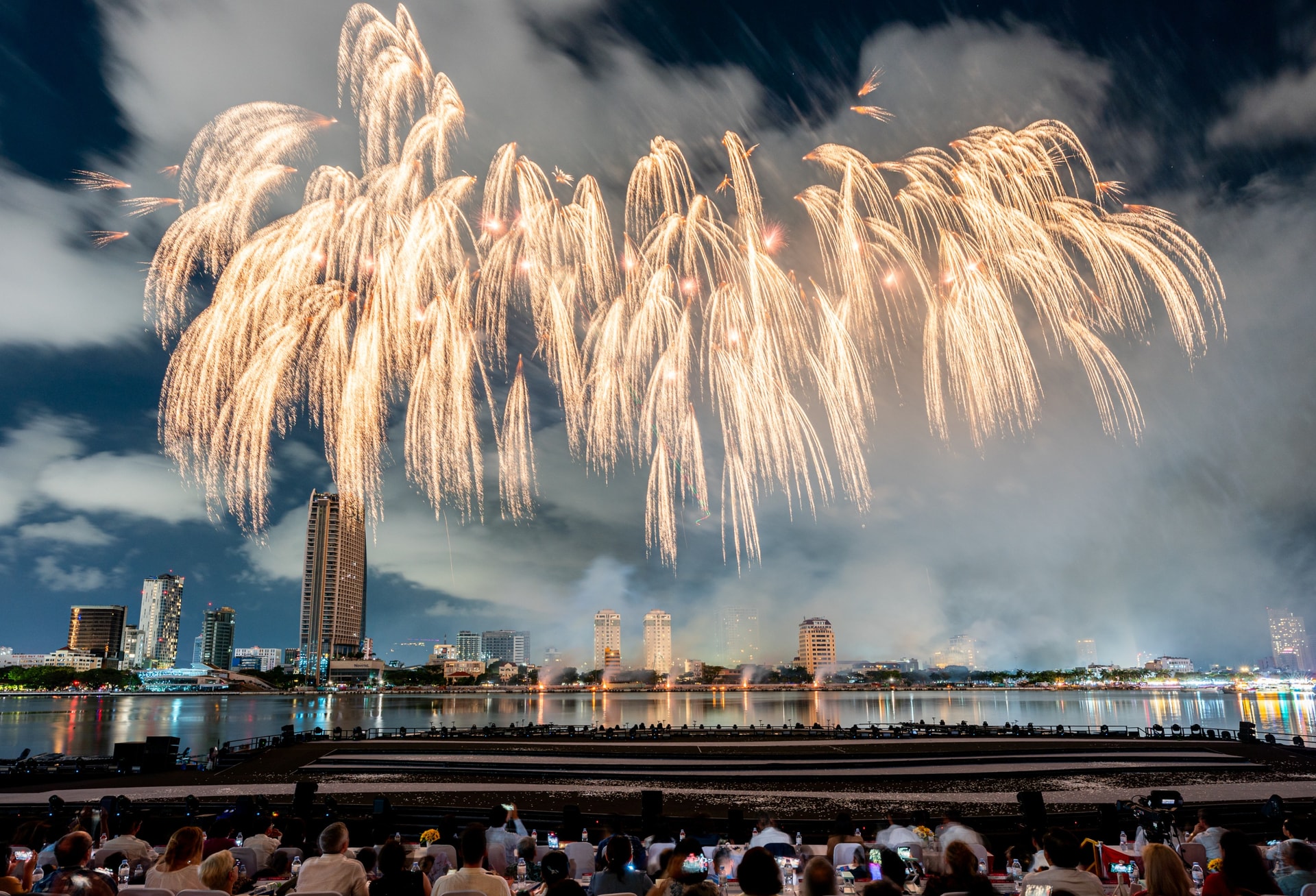 La squadra cinese ha offerto una performance impressionante e visivamente sbalorditiva. Foto: NGOC HA - QUOC TUAN.