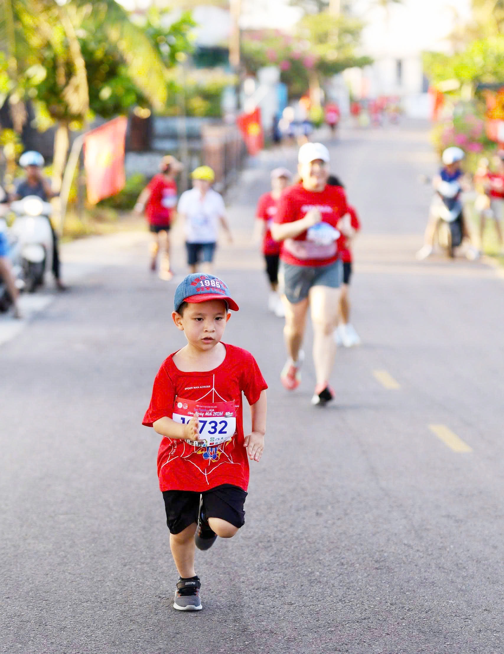Vận động viên nhí trẻ tham gia cự ly 5km