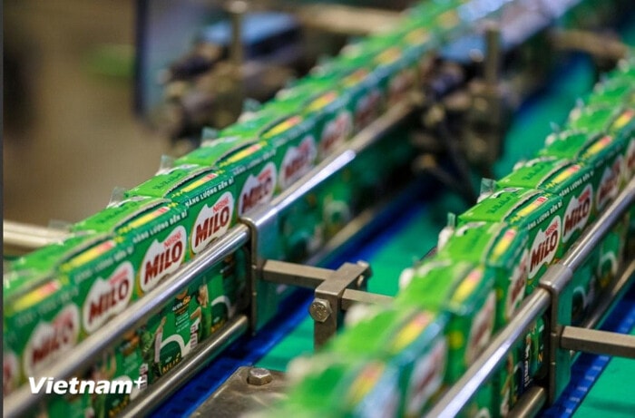 Sản xuất sữa nội địa Dây chuyền sản xuất sữa hiện đại của doanh nghiệp trong nước