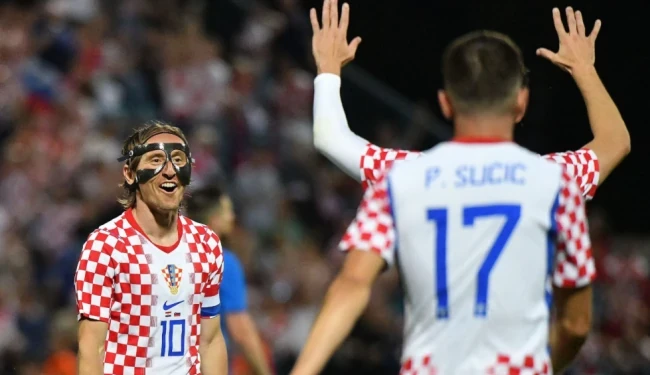 Luka Modric ghi bàn mở tỷ số cho đội tuyển Croatia trong trận giao hữu với Slovenia