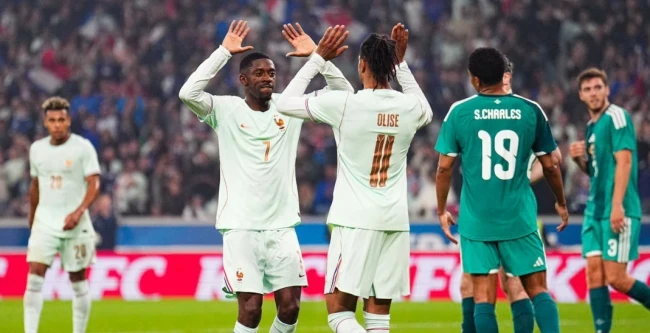 Pháp thắng thuyết phục Bắc Ireland tại Stade Pierre-Mauroy.