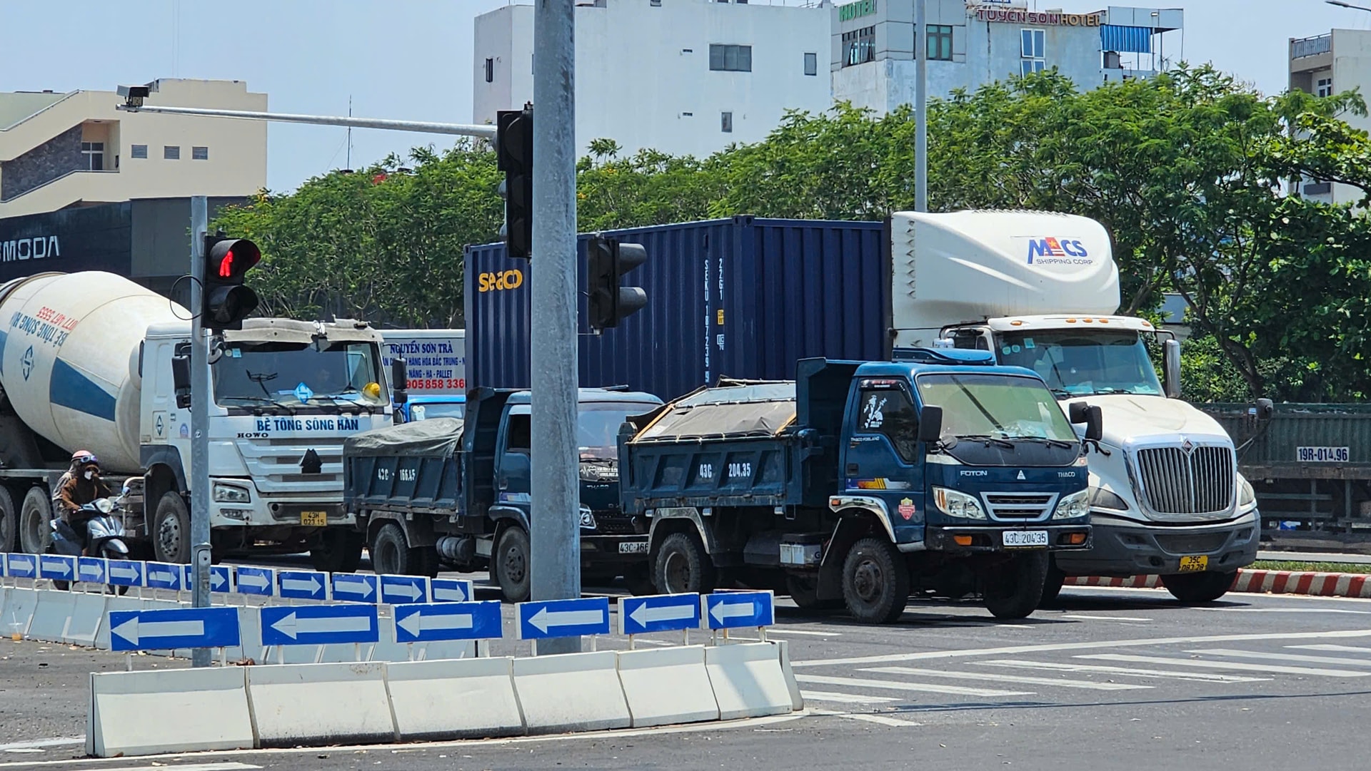 Thành phố cấm một số xe trong kỳ thi tốt nghiệp 2026. Ảnh: THÀNH LÂN