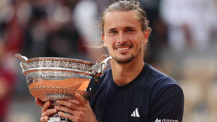 Alexander Zverev ăn mừng chức vô địch Roland Garros 2026
