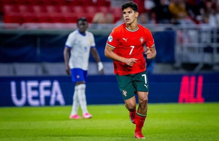 Sự đa năng và khôn ngoan là điểm mạnh của Mateus Fernandes