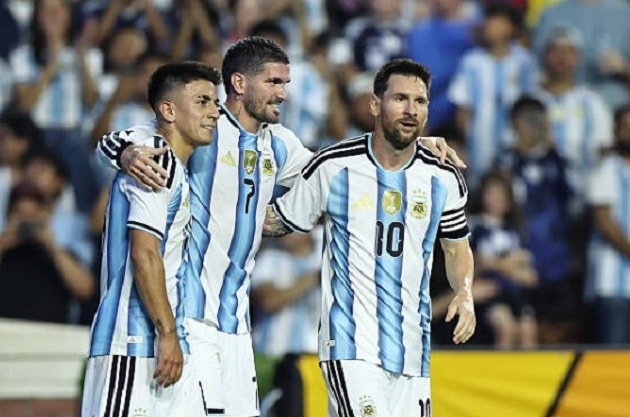 Lionel Messi tỏa sáng rực rỡ ngay sau khi vào sân từ băng ghế dự bị.