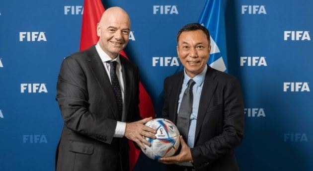 Chủ tịch FIFA Gianni Infantino cùng Chủ tịch VFF Trần Quốc Tuấn tại sự kiện World Cup