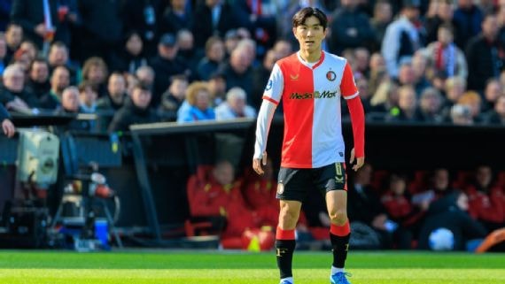 Hwang In-Beom trong màu áo Feyenoord.