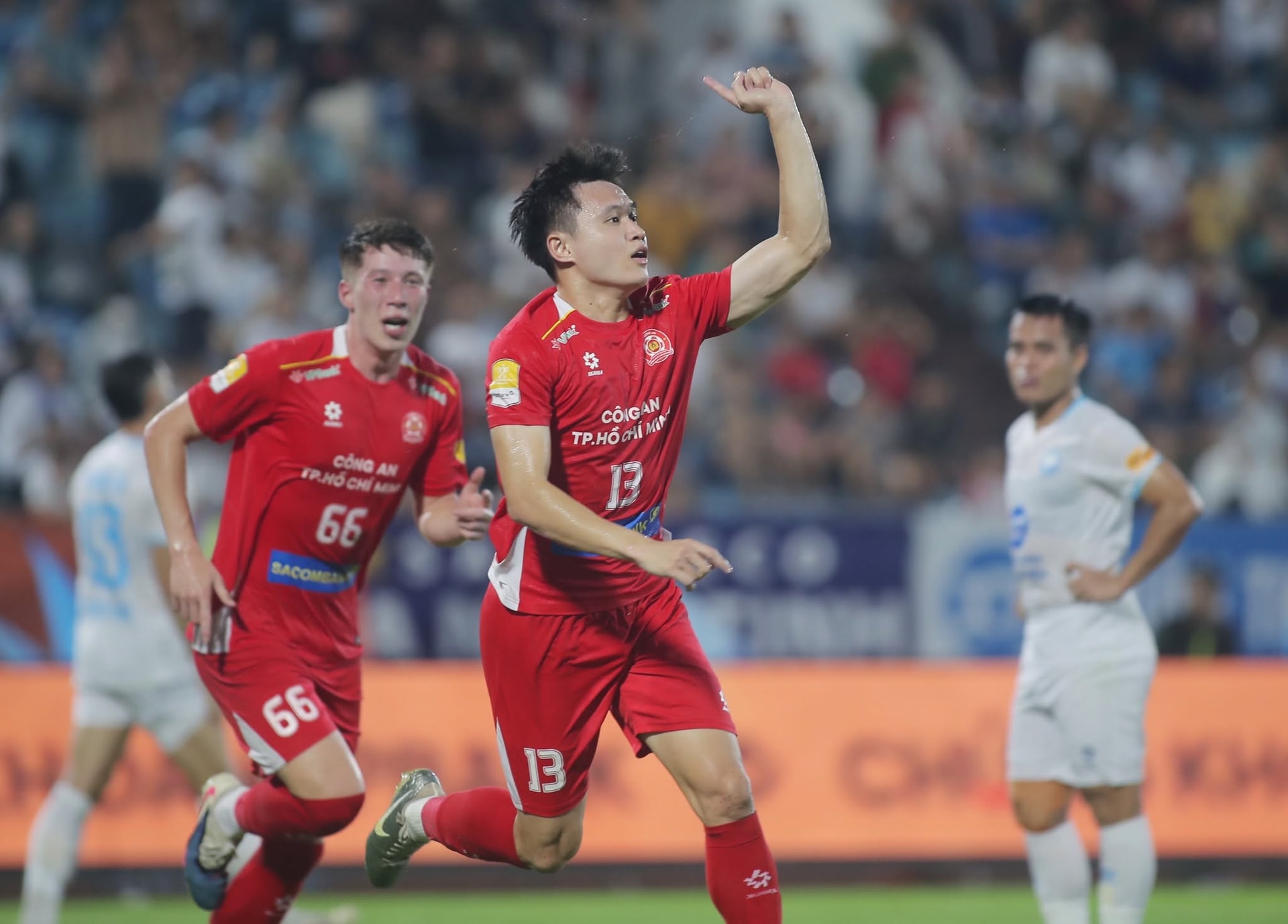 Tỷ số 4-0 nghiêng về CA TPHCM sau 45 phút đầu tiên