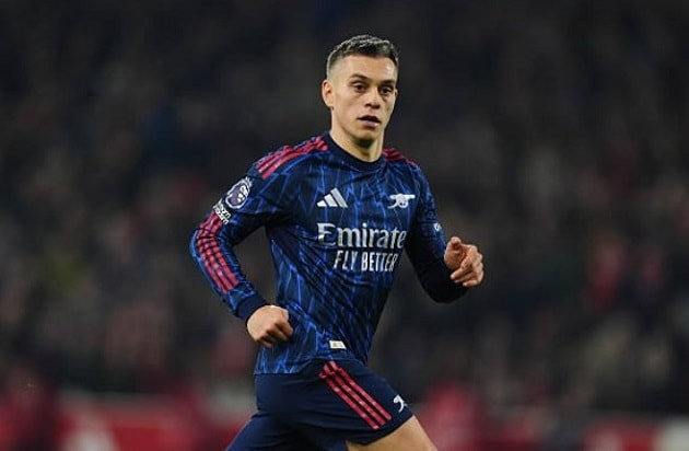 Arsenal cân nhắc tương lai của Trossard