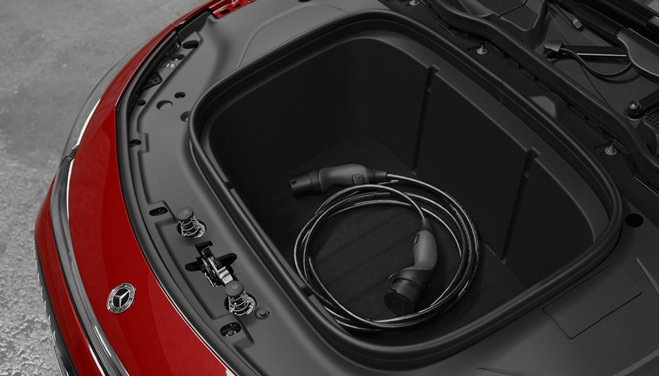 Khoang hành lý phía trước của CLA 200 electric