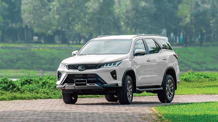 Toyota Fortuner 2026 phiên bản Legender với thiết kế thể thao