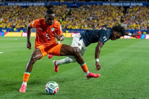 Wilfried Singo rực sáng với khả năng công thủ toàn diện trong trận gặp Ecuador.