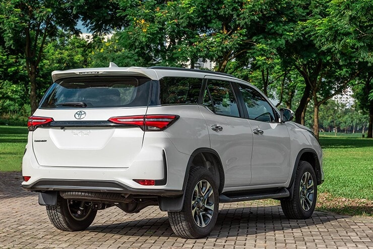 Mâm xe thiết kế 2 tông màu trên Fortuner