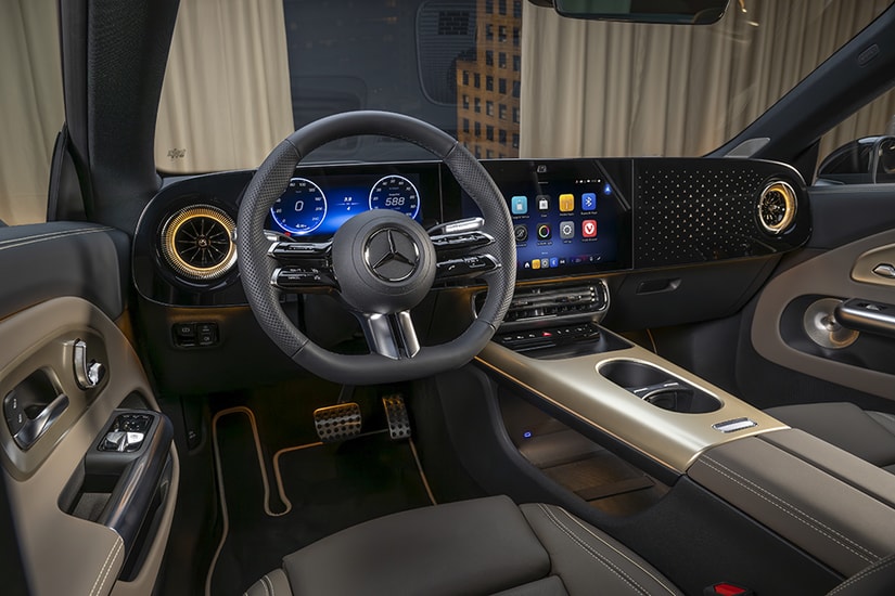 Nội thất MBUX Superscreen trên Mercedes-Benz CLA 200
