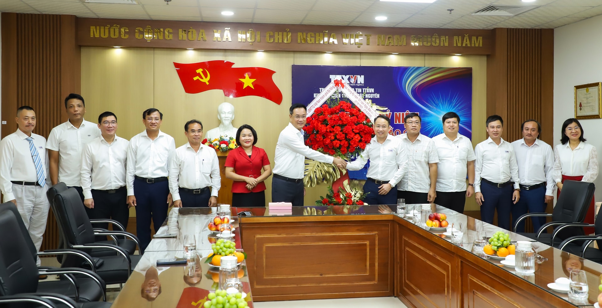 THONG TAN