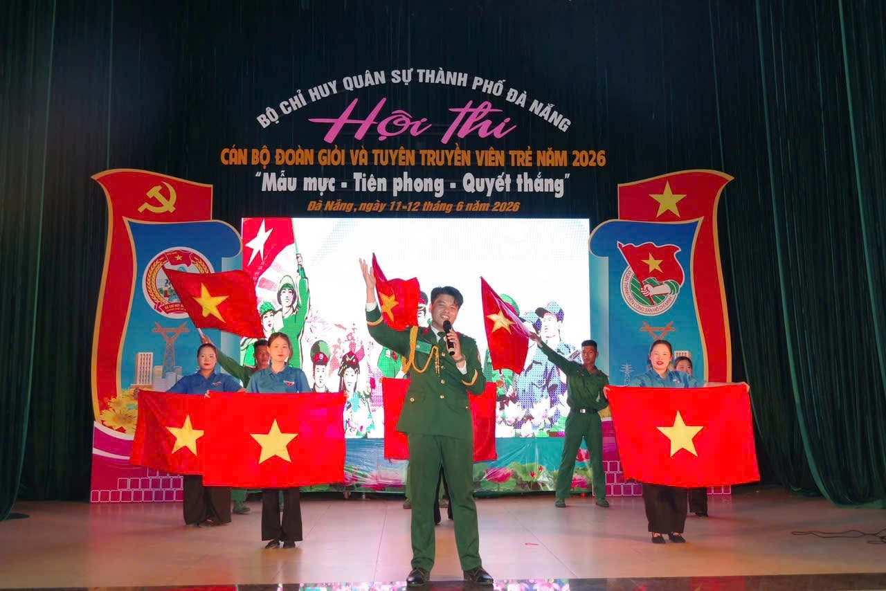 Ca hát là một phần thi tài năng của Cán bộ Đoàn giỏi 2026