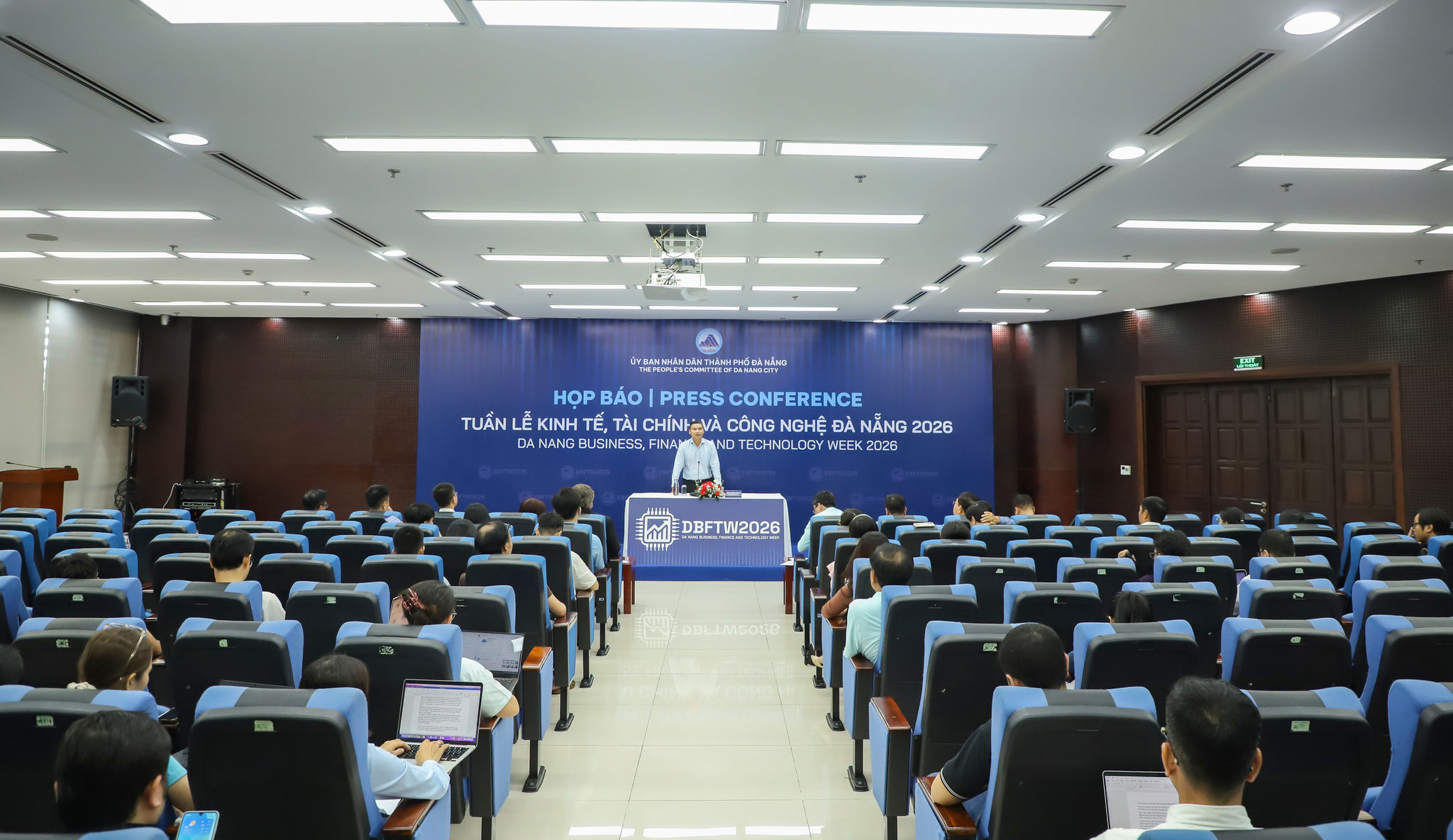 Quang cảnh họp báo