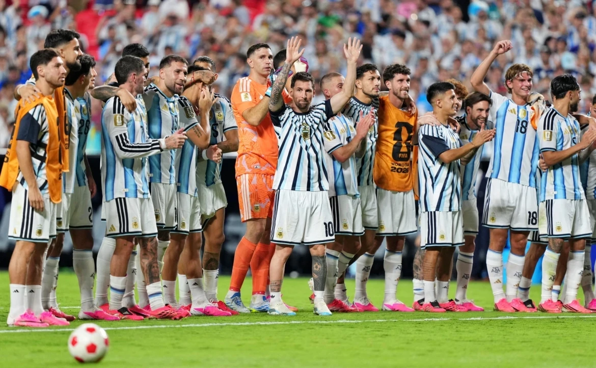 Messi chuyển dịch từ vai trò gánh đội sang vị trí kiến trúc sư lối chơi cho Argentina.