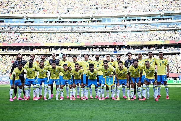 Các cầu thủ Brazil tập luyện chuẩn bị cho trận đấu với Haiti