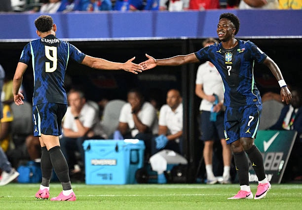 Matheus Cunha và Vinicius Junior cùng nhau tỏa sáng để giúp Brazil dẫn trước 3-0 ngay trong hiệp 1.