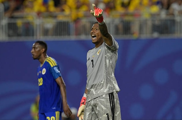 Sự so sánh giữa Eloy Room và kỷ lục của Tim Howard tại đấu trường World Cup.