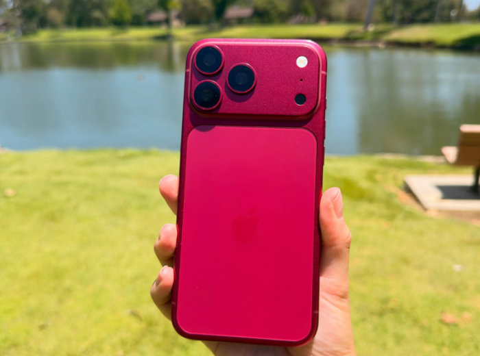 Miếng dán màn hình iPhone 18 Pro rò rỉ cho thấy phần khuyết Dynamic Island được thu gọn đáng kể.