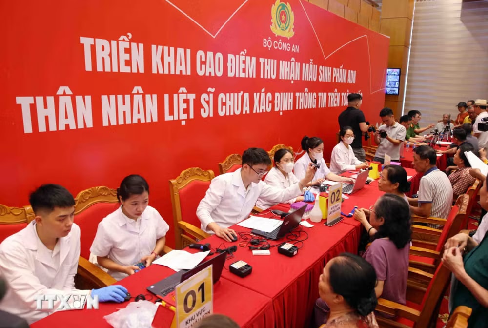 ttxvn-bo-cong-an-phat-dong-trien-khai-thang-cao-diem-thu-nhan-mau-sinh-pham-adn-than-nhan-liet-si-chua-xac-dinh-thong-tin-2.jpg