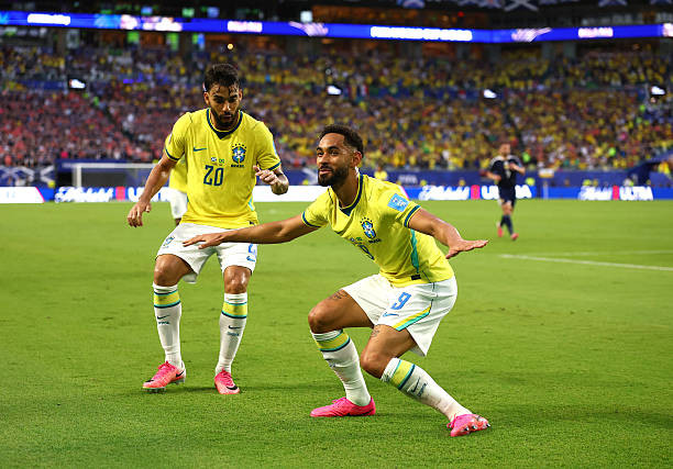 Matheus Cunha ghi bàn thắng thứ 3 cho Brazil.