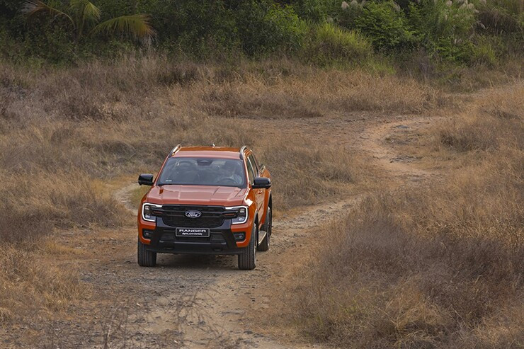 Ford Ranger 2026: Cập nhật giá lăn bánh và đánh giá chi tiết vua bán tải