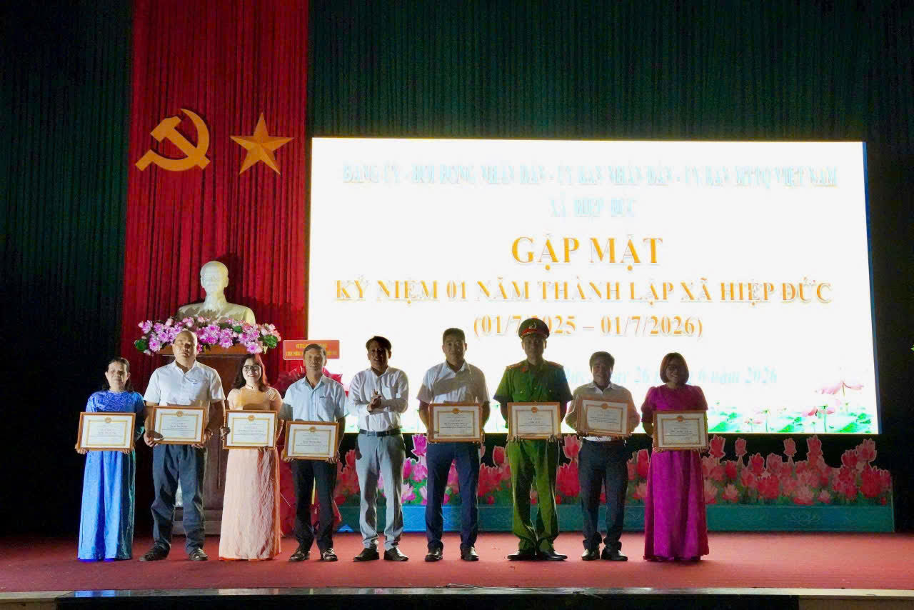 Anh 1- Hiep Duc gap mat