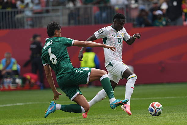 Các cầu thủ Senegal ăn mừng chiến thắng áp đảo trước Iraq