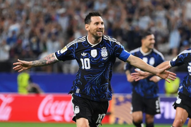 Lionel Messi ngồi trên băng ghế dự bị trong trận gặp Jordan tại World Cup 2026